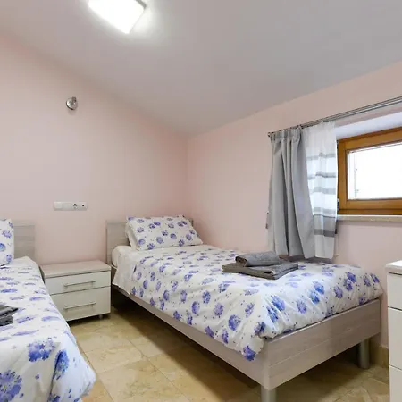 Compass House Вилла *
